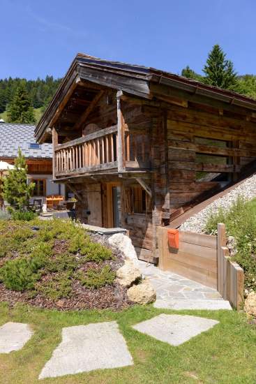 Hotel Spa en Savoie Jacuzzi & Piscine vue Mont Blanc ·La Ferme du Chozal