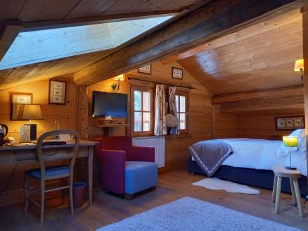 Hotel Spa en Savoie Jacuzzi & Piscine vue Mont Blanc ·La Ferme du Chozal