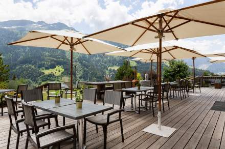 Terrasse Restaurant gastronomique à Hauteluce en Savoie de la Ferme du Chozal, en Savoie