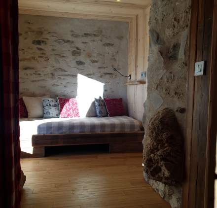 Schlafsofa Suite im Hotel mit Spa in Savoyen mit Blick auf die Berge in Les Saisies