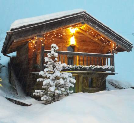 Hotel Spa en Savoie Jacuzzi & Piscine vue Mont Blanc ·La Ferme du Chozal
