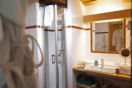 Hotel Spa en Savoie Jacuzzi & Piscine vue Mont Blanc ·La Ferme du Chozal