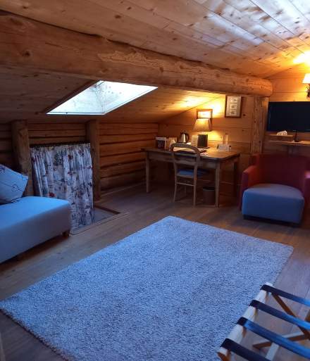 Hotel Spa en Savoie Jacuzzi & Piscine vue Mont Blanc ·La Ferme du Chozal